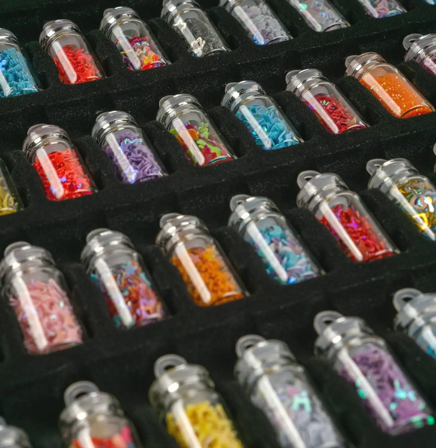 3D Art Decoration Mini Bottles - Glass Containers with Free Tweezers